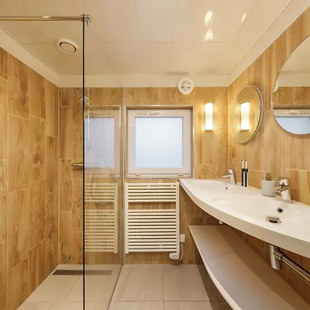 Center Parcs Les Ardennes 3* 维尔雅尔姆